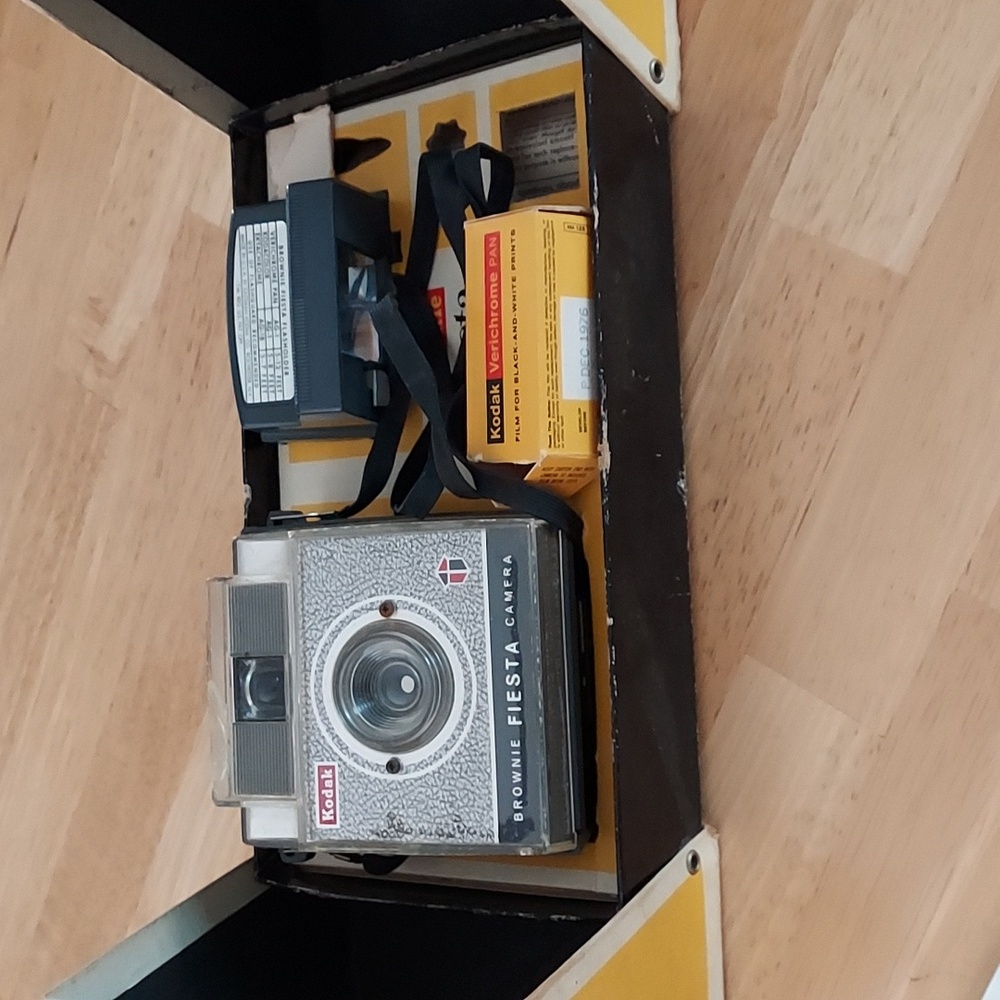Kodak - Brownie Fiesta Camera Outfit